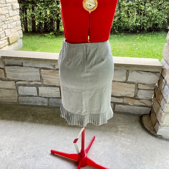 Skirt from « Le Château ». - Picture 3 of 6